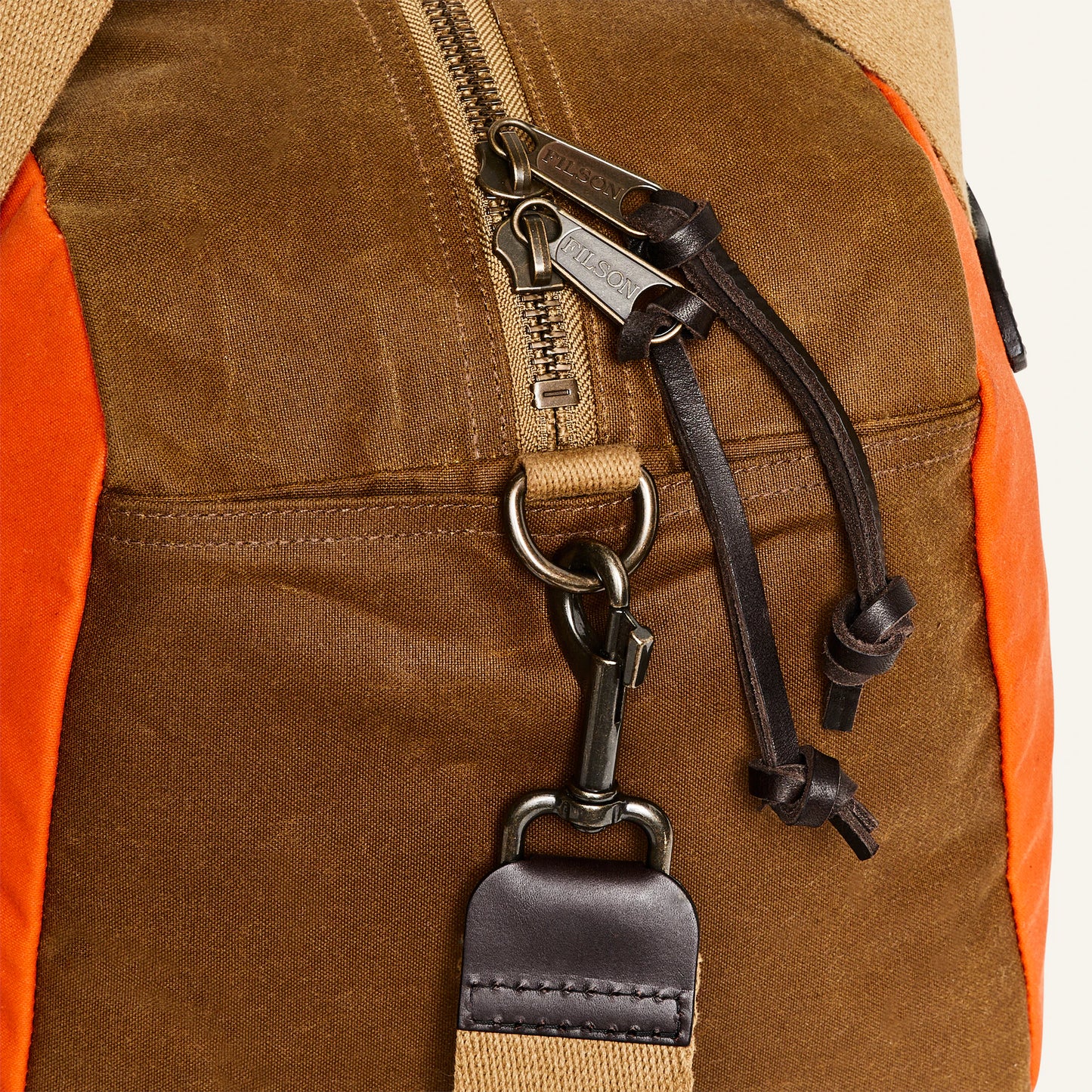 FILSON SMALL TIN CLOTH DUFFLE BAG - DARK TAN / FLAME