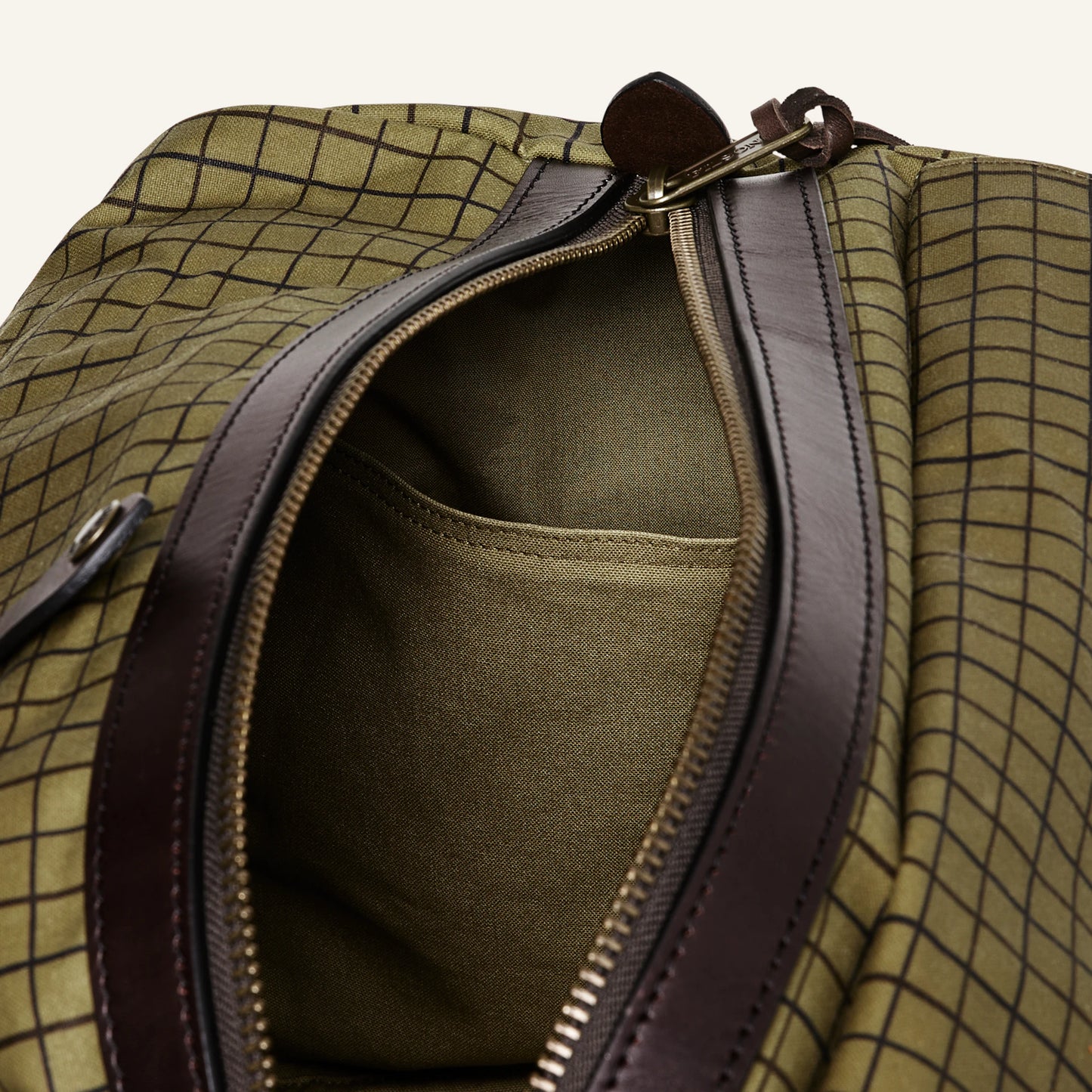 FILSON OIL FINISH TIN CLOTH DUFFLE - FLYWAY GREEN