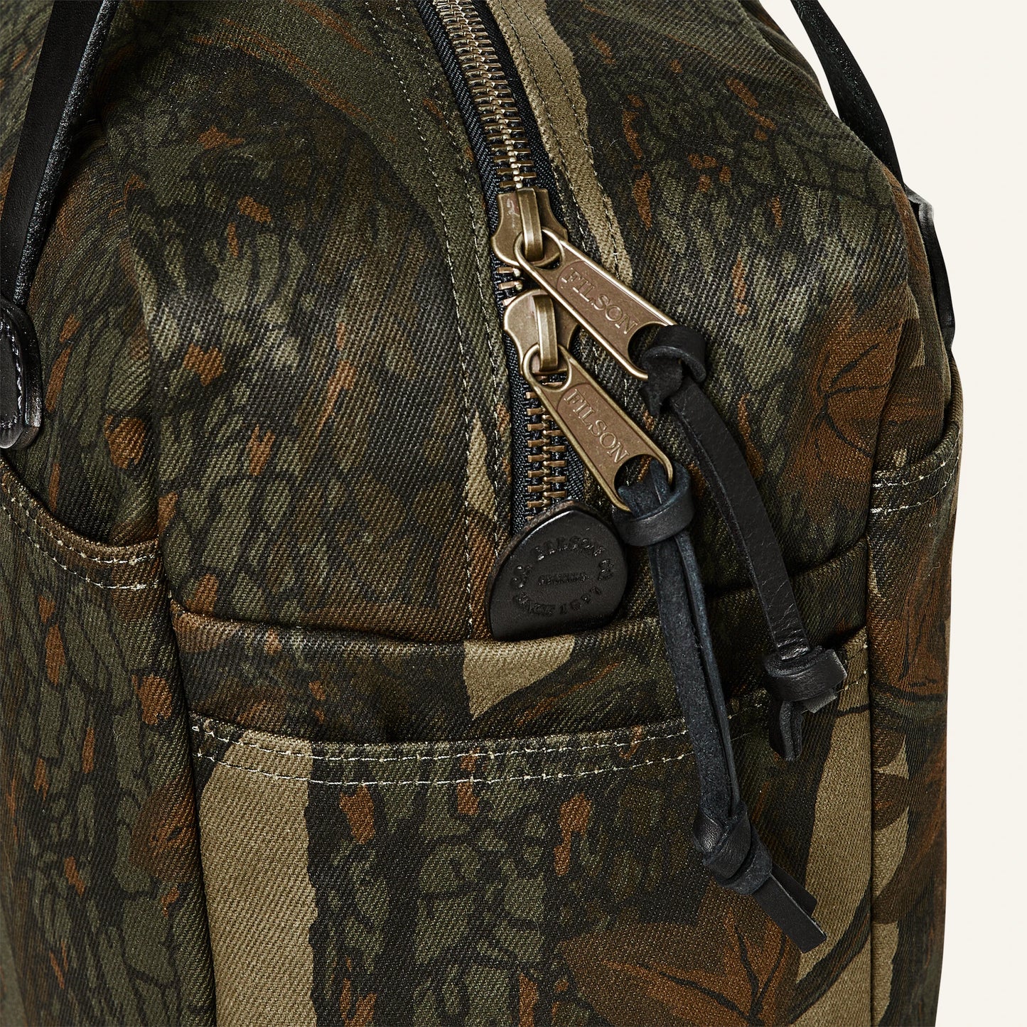 FILSON RUGGED TWILL TOTE BAG WITH ZIPPER - FADED MAPLE BARK CAMO