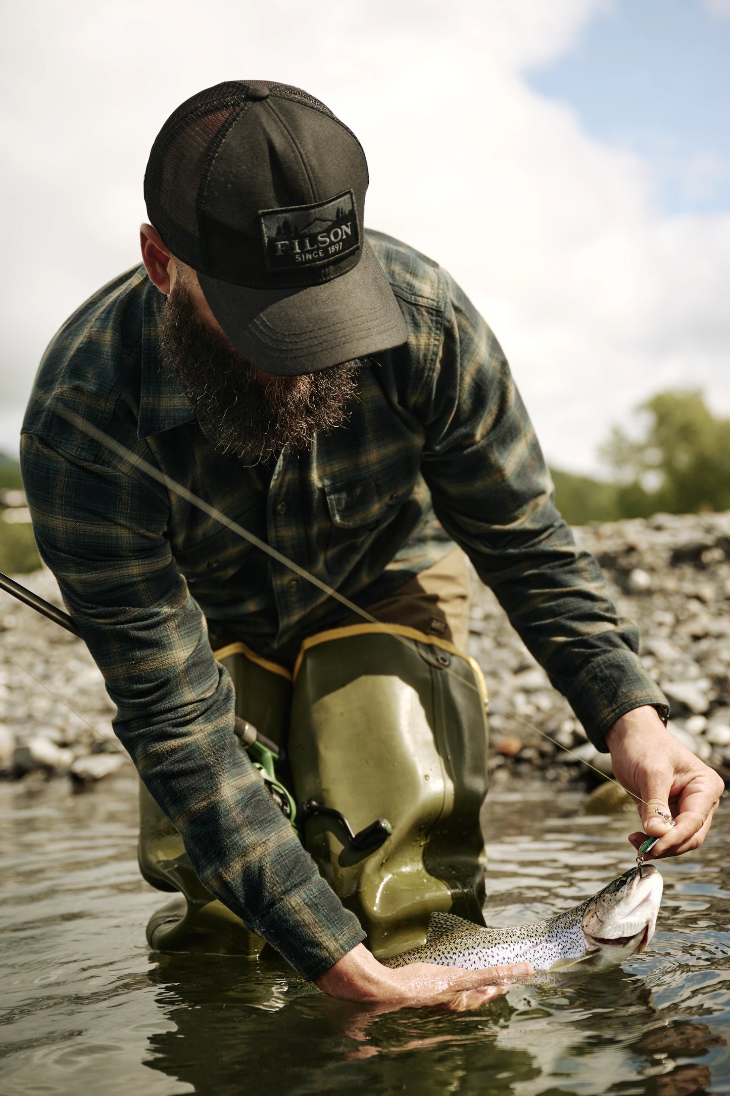 FILSON ALASKAN GUIDE SHIRT - NAVY PINE BRONZE PLAID